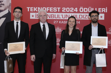 Faculty of Pharmacy Member Asst. Prof. Ece GULER Receives an Award from Istanbul Governor Davut GUL!