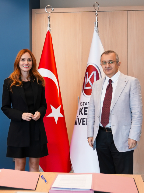 Kadın ve Aile Çalışmaları Uygulama ve Araştırma Merkezi (KAMER), İstanbul Kent Üniversitesi ve Yanındayız Derneği ile İş birliği Protokolü İmzalandı