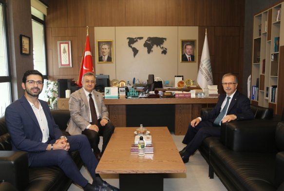 İstanbul Medeniyet Üniversitesi Rektörü Prof. Dr. Gülfettin Çelik’i makamında ziyaret etti.